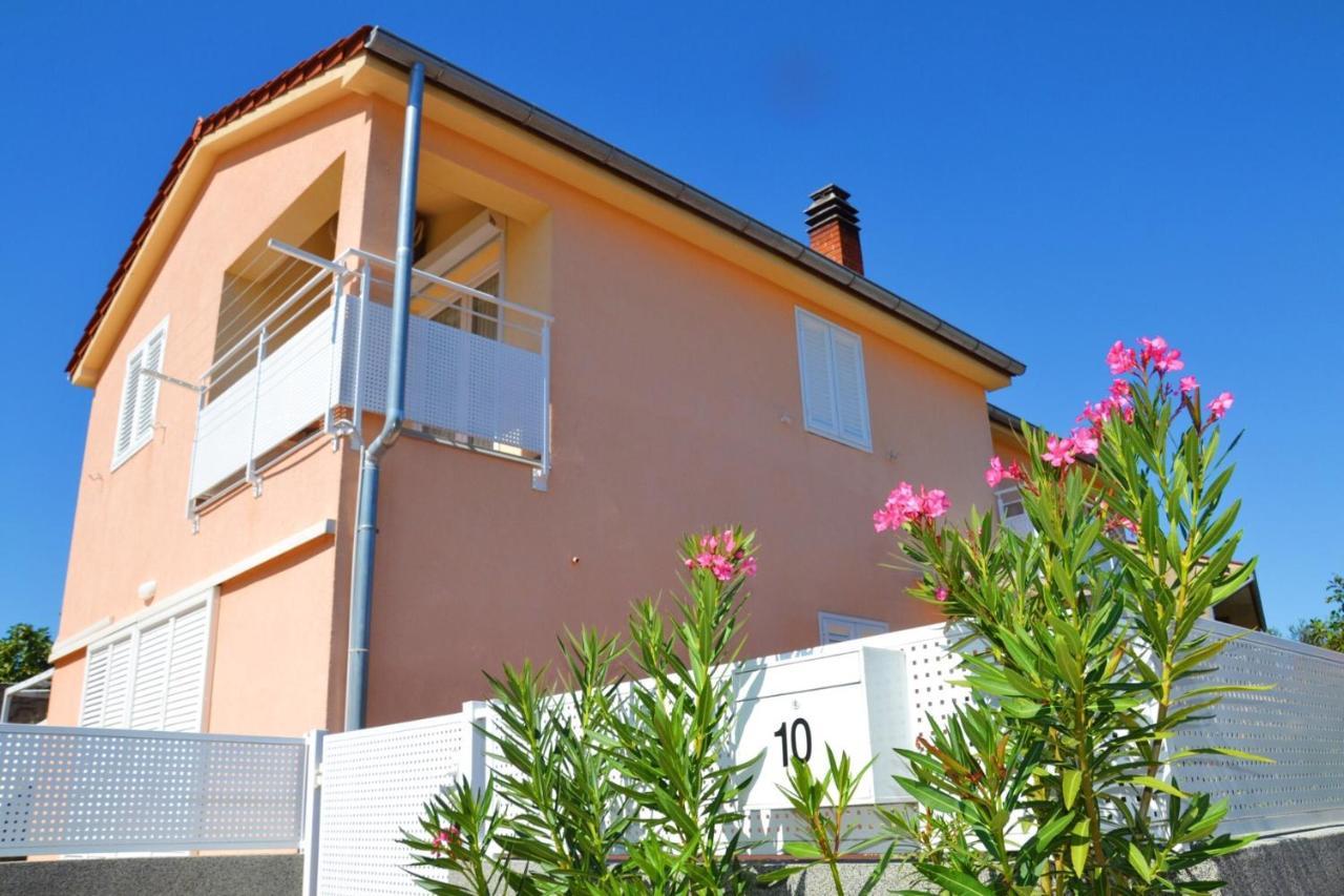 Apartment Klara Krk Town Exterior photo